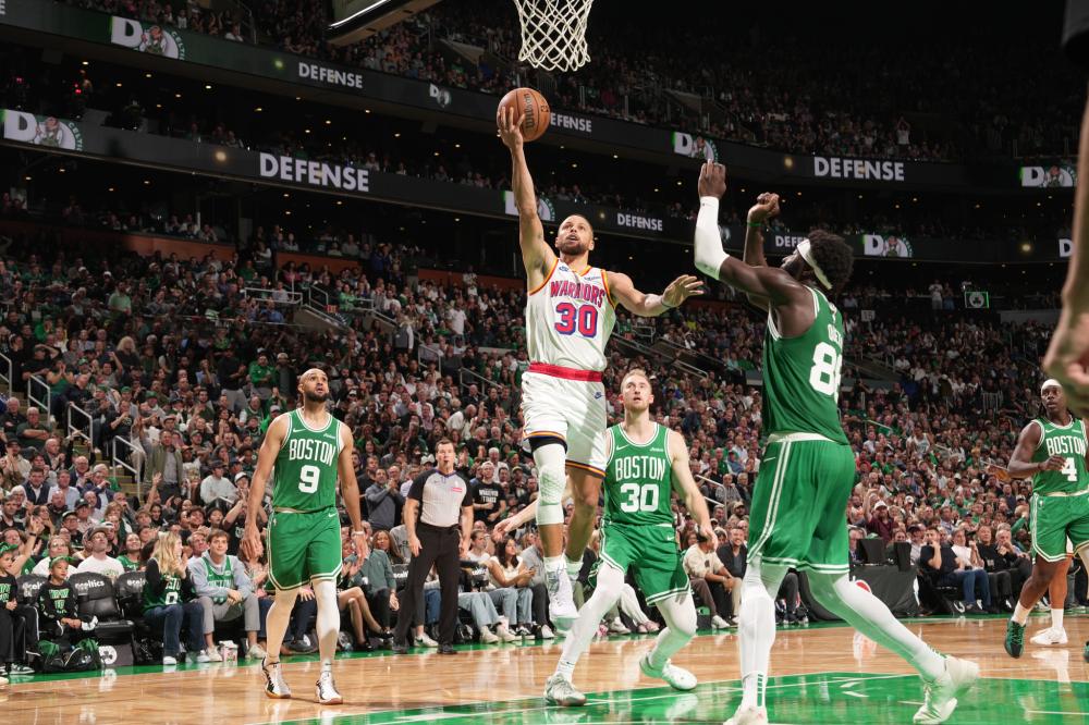 由于伤病 由于伤病